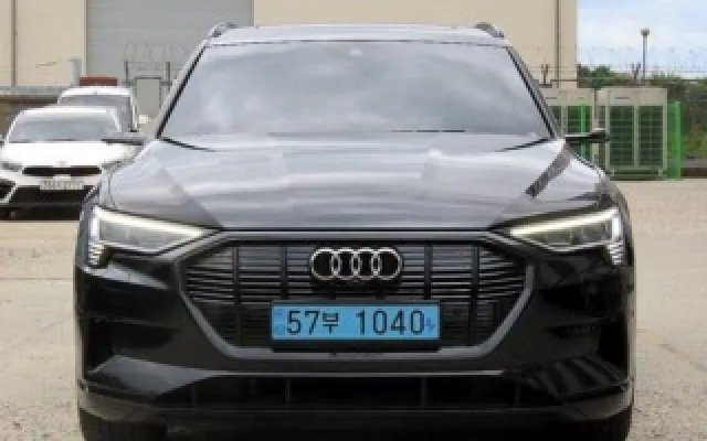 인천연체자중고차할부 e-트론 55 콰트로 매물 사진 20 - 2023/03 42,152km